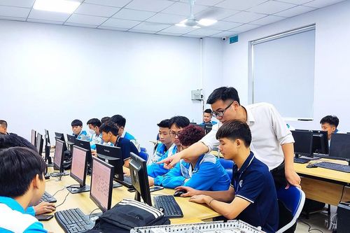Bất cập trường nghề tự chủ dạy văn hóa