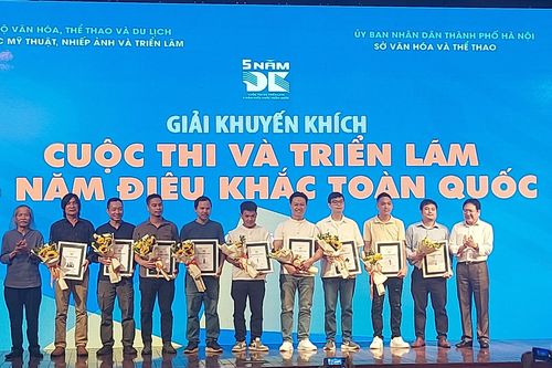 Điêu khắc đang 'đổi vai'?