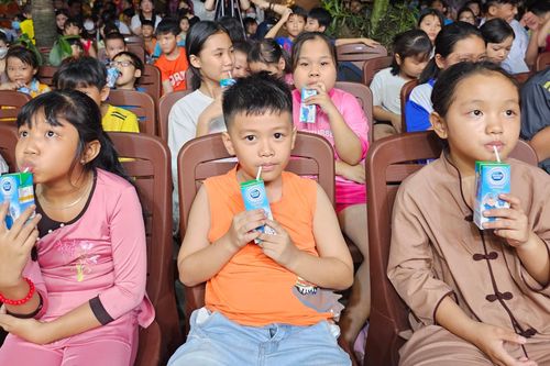 60.000 hộp sữa yêu thương ấm lòng trẻ em Bình Dương mùa Trung thu