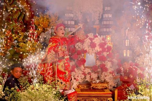 Tưng bừng Liên hoan diễn xướng hầu Thánh đền Kiếp Bạc
