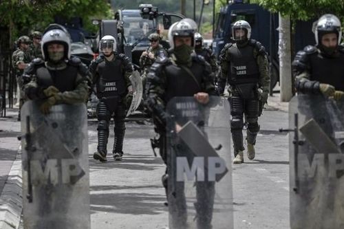 NATO gửi thêm 600 binh sĩ Anh đến Kosovo khi căng thẳng ở biên giới Serbia leo thang