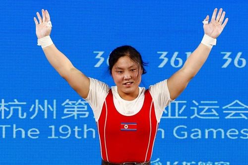 Đô cử Triều Tiên gây sốc ở Asiad 19, phá tổng cộng 11 kỷ lục