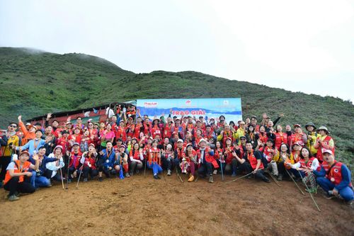 Người làm báo chinh phục 'nóc nhà' Yên Bái