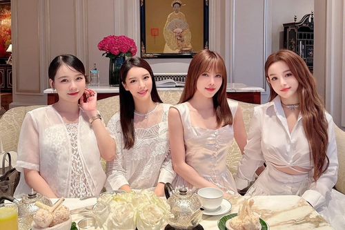 Thêm ảnh Sam mũm mĩm, dân mạng 'đinh ninh' hotgirl mang thai con đầu lòng