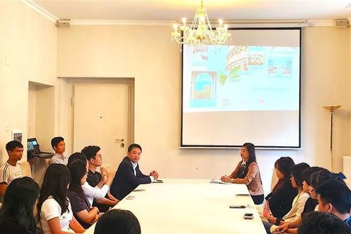 Hỗ trợ các tân sinh viên Việt Nam sớm hòa nhập tại Italy