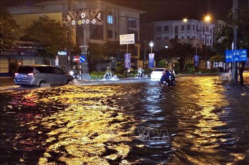 Sóc Trăng: Mưa lớn kéo dài gây khó khăn cho người dân