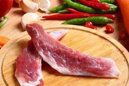 Bộ phận 'ngon nhất' của con lợn siêu giàu collagen và canxi, có tiền chưa chắc đã mua được