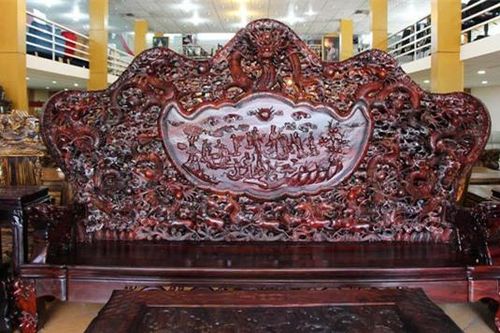 Thông tin về bộ bàn ghế gỗ trắc đắt nhất Việt Nam trị giá gần 13 tỷ đồng của đại gia Hà Nội