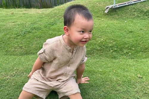 Mới tí tuổi đầu, Leon đã có hành động khiến Hồ Ngọc Hà hốt hoảng