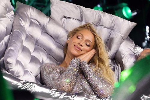 Beyoncé tôn vinh thời trang Pháp trong chuyến lưu diễn Renaissance