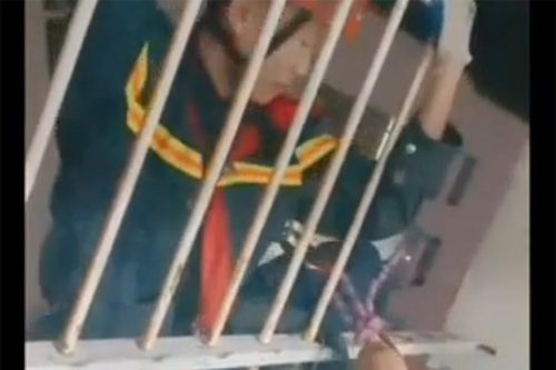 Giải cứu thành công bé 2 tuổi mắc kẹt ở tầng 16 chung cư Hoàng Anh Gia Lai
