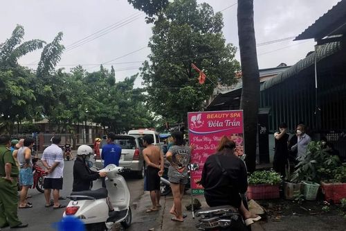 Thanh niên buồn tình livestream trên mạng rồi tự treo cổ