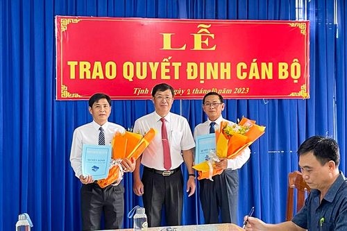 Ông Võ Văn Khởi giữ chức vụ Trưởng phòng Tài chính - Kế hoạch TX. Tịnh Biên