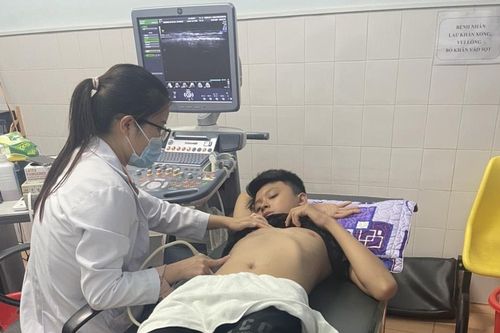 Một học sinh bị đánh nhập viện