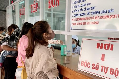 Gia Lai: Đẩy mạnh thanh toán chi phí dịch vụ y tế không dùng tiền mặt tại các bệnh viện