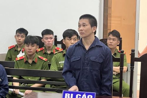 Vào tù vì đòi nợ giùm bạn bằng dao