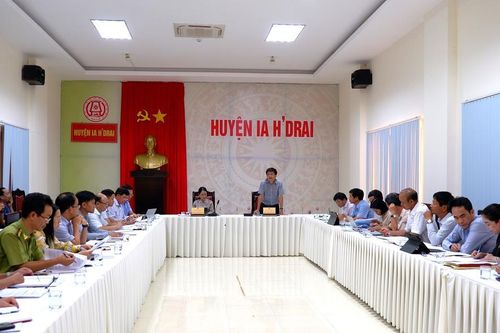 Bài 1: Nhiều hồ sơ chưa được giải quyết, cấp giấy chứng nhận