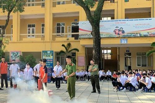 Đông Anh: Tập huấn an toàn giao thông và PCCC cho hơn 2.100 giáo viên, học sinh