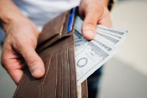 Còn thói quen để trong ví vật nhỏ này, tiền còn tiêu hao, thất thoát