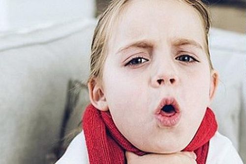 Bé trai hóc kẹo dẻo tử vong, bác sĩ chỉ cách sơ cứu đúng