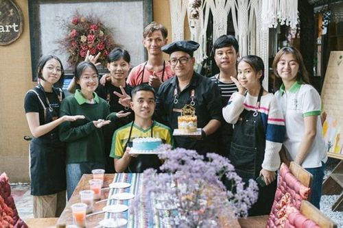 Những đôi bàn tay biết nói