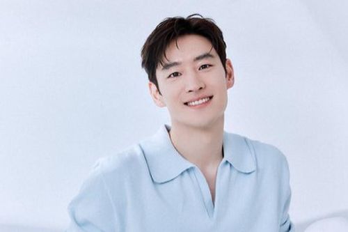 'Tài xế ẩn danh' Lee Je Hoon cấp cứu trong đêm