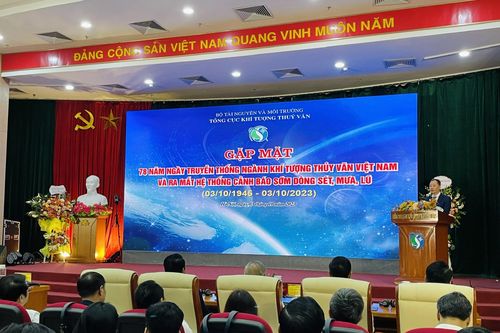 Tiếp tục phát huy tinh thần xung kích, tận tụy phục vụ nhân dân