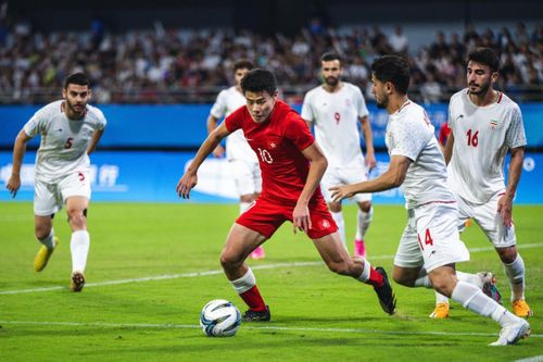 Bóng đá nam ASIAD 2023: 'Đàn em' đi tiếp, 'anh cả' ra rìa
