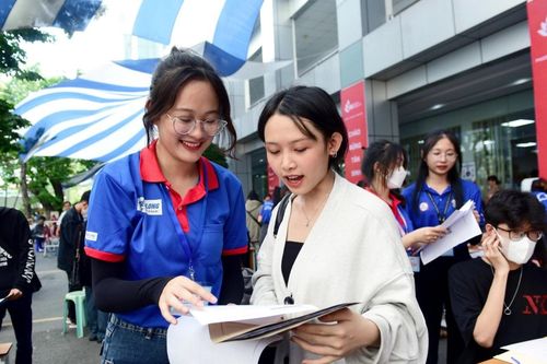 Sinh viên 'nhấp nhổm' chuyển ngành học, đâu là nguyên nhân?