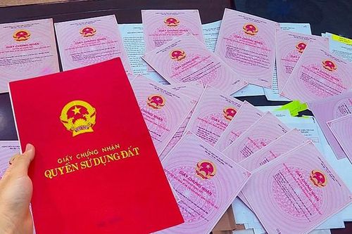 Những loại thuế phí phải nộp khi sang tên sổ đỏ năm 2023