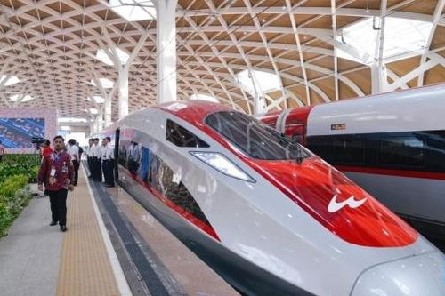 Tàu cao tốc đầu tiên ở Đông Nam Á: 8 năm, 7,3 tỷ USD và 350km/h