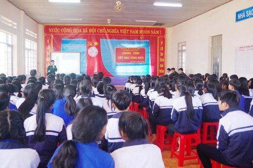 Học tập và làm theo Bác để thực hiện tốt nhiệm vụ chính trị