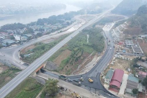 Nâng cấp, mở rộng cao tốc Nội Bài - Lào Cai đoạn Yên Bái - Lào Cai lên 4 làn xe