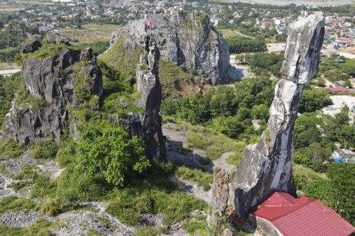 Báo động tình trạng xuống cấp Di tích Hòn Vọng Phu