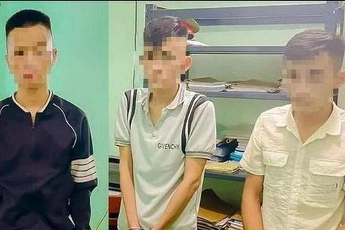 Bắt nhóm đối tượng dùng dao khống chế, dọa giết người đi đường để cướp tài sản