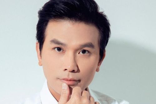 Ca sĩ Mạnh Quỳnh: Niềm vui của tôi là đưa đón con đi học hàng ngày