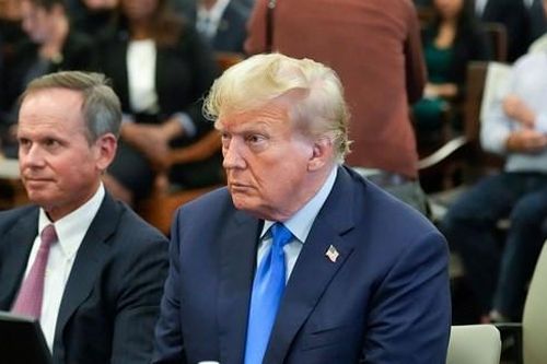 Cựu Tổng thống Mỹ Donald Trump hầu tòa vì thổi phồng giá trị tài sản