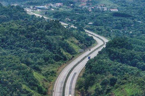 Kiến nghị mở rộng cao tốc Nội Bài - Lào Cai lên 4 làn xe
