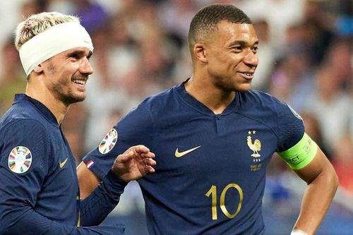 PSG mua Griezmann về đá cặp với Mbappe