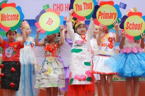 Dạy học tiếng Anh tăng cường: Khi phụ huynh bất đắc dĩ... tự nguyện!
