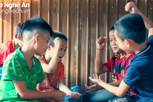 Một ngày ở trường tiểu học bán trú miền núi Nghệ An