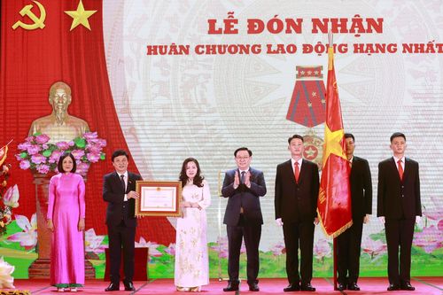 Chủ tịch Quốc hội dự Lễ kỷ niệm 35 năm thành lập Báo Đại biểu Nhân dân
