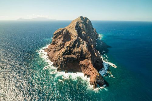 Hòn đảo nhỏ bé trên biển Caribe là thiên đường cho động vật hoang dã