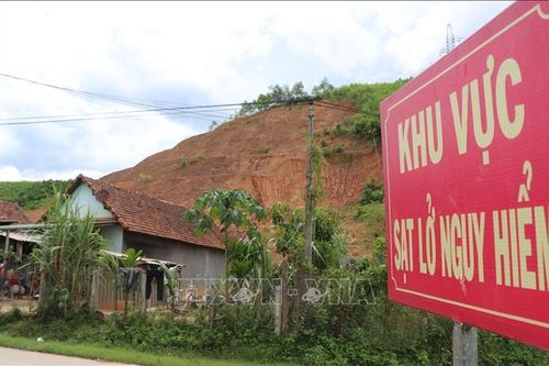 Quảng Ngãi: Khắc phục khẩn cấp các điểm có nguy cơ sạt lở cao