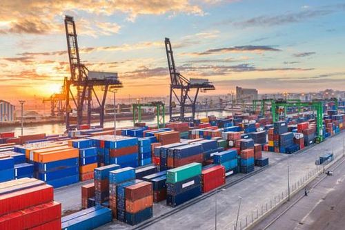 Nga tăng giao dịch bằng nhân dân tệ làm xói mòn sự thống trị của đồng đô la Mỹ