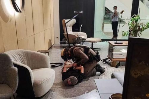 Nổ súng tại trung tâm thương mại ở Bangkok khiến ít nhất 3 người thiệt mạng