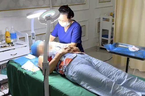 Cơ sở thẩm mỹ Kangzin ở Đà Nẵng: Cho lao công phẫu thuật làm căng da mặt khách