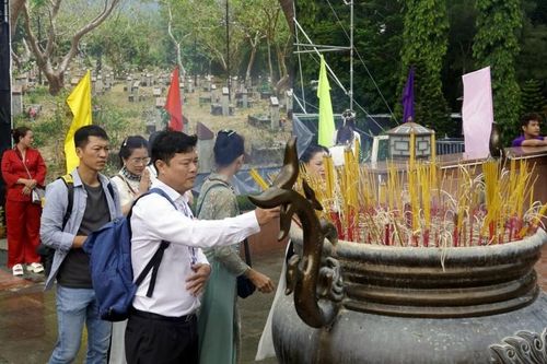 Bà Rịa – Vũng Tàu: Hạn chế, tiến tới dừng đốt vàng mã ở Côn Đảo