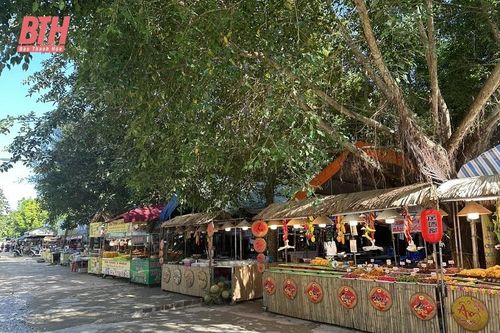 Sắp xếp các điểm kinh doanh dịch vụ tại di tích lịch sử Lam Kinh trong dịp Lễ hội Lam Kinh năm 2023.