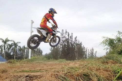 Lần đầu tiên tổ chức đua môtô địa hình ở vùng Bảy Núi